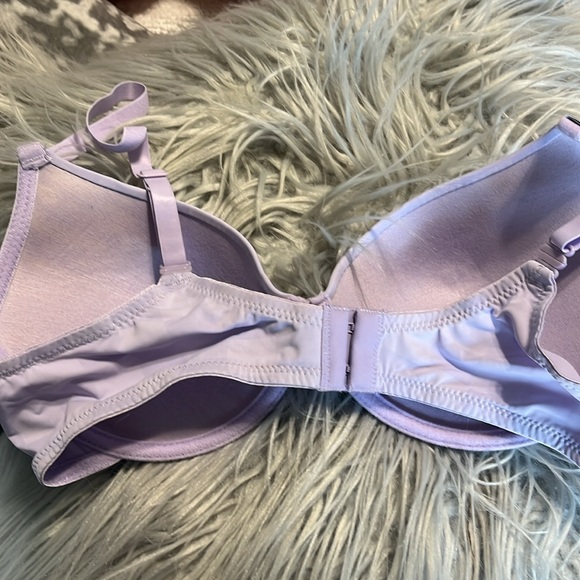 Umbro Performance Bra Lilac Lavender New Womens 34B Underwire Support - Picture 15 of 16